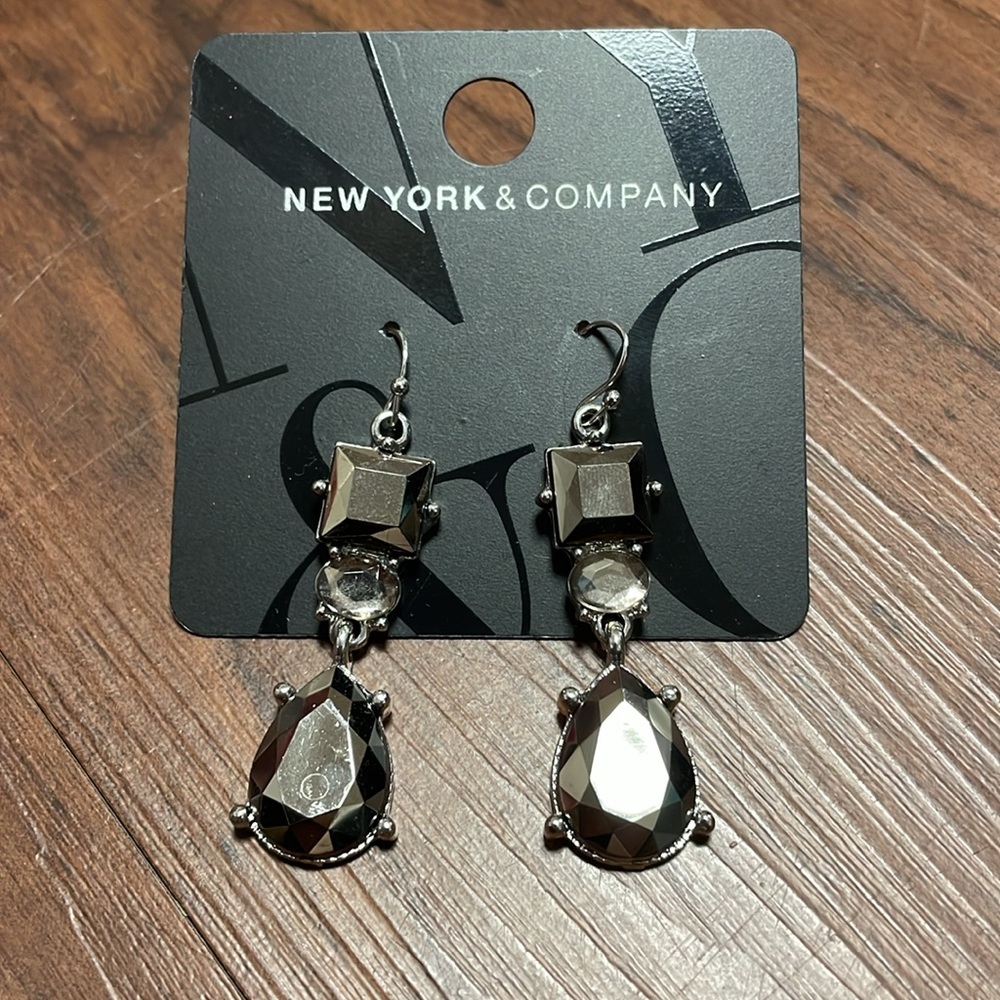 New York and Company black dangle earrings